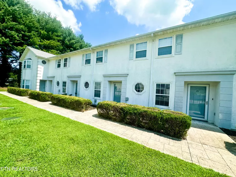 102 Village TRCE #APT 14, Kingston, TN 37763
