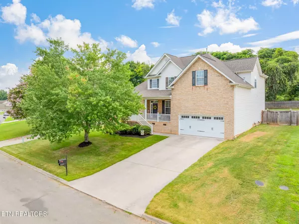 Powell, TN 37849,8104 Canter LN