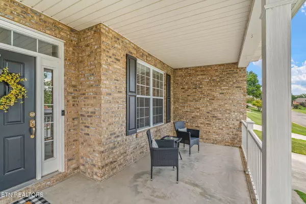 Powell, TN 37849,8104 Canter LN