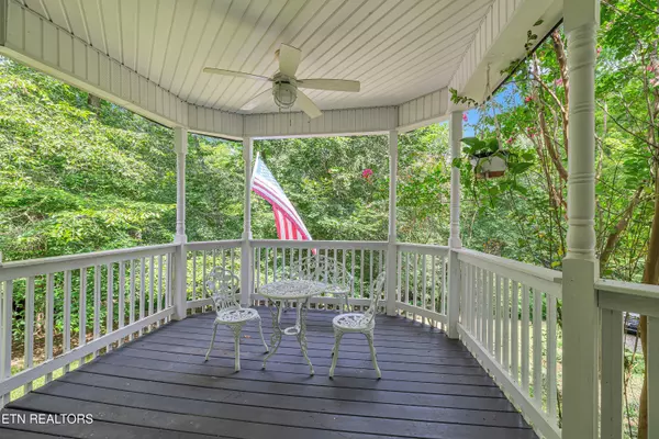 Washburn, TN 37888,400 Cabbage Cemetery Rd