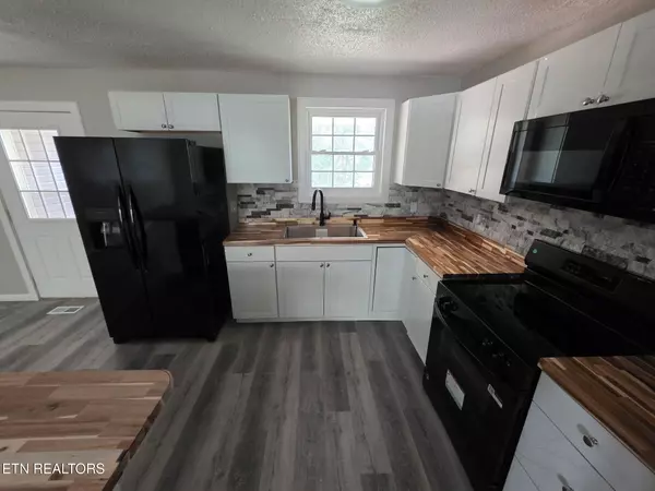 Friendsville, TN 37737,4024 Big Springs Ridge Rd