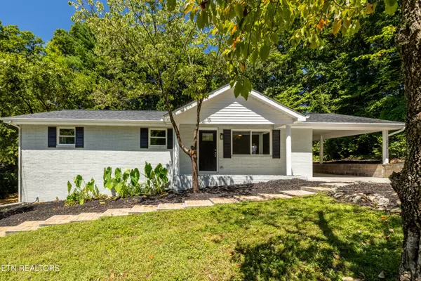 2715 Luther Rd, Maryville, TN 37804