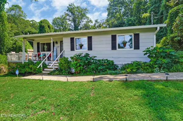 Clinton, TN 37716,3225 Wolf Valley Rd