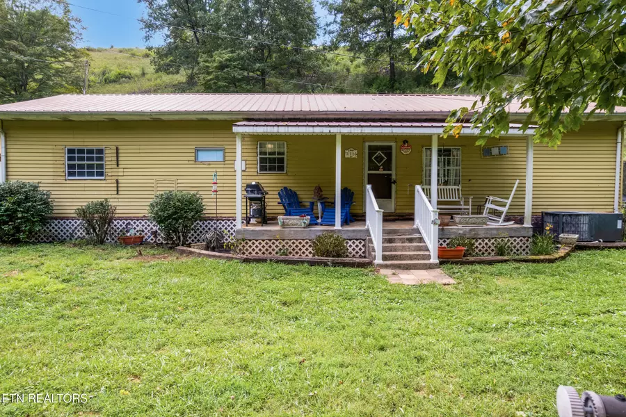 323 Vannoy Rd, Tazewell, TN 37879