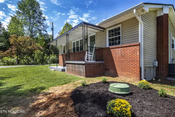 Corryton, TN 37721,8213 Tazewell PIKE