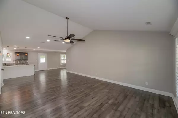 Maryville, TN 37803,712 Hunter Crst Rd