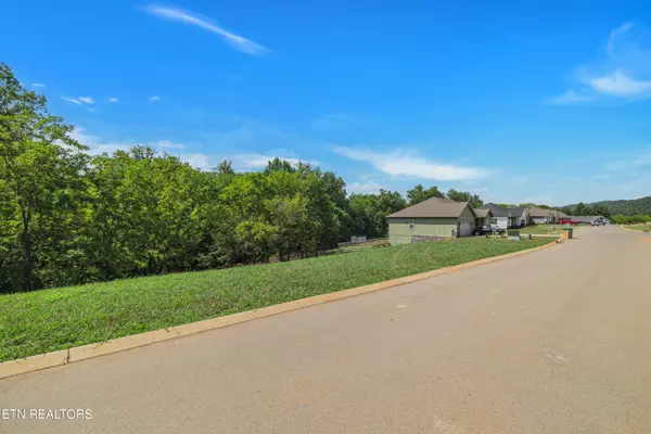 Maryville, TN 37804,623 Farm Of The Smokies WAY