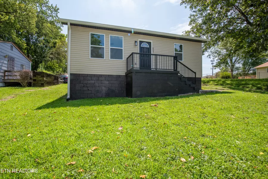 830 Vermont Ave, Knoxville, TN 37921