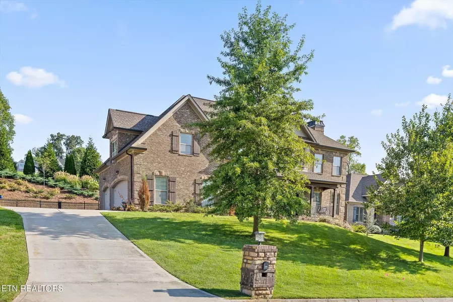 10045 Fox Cove Rd, Knoxville, TN 37922