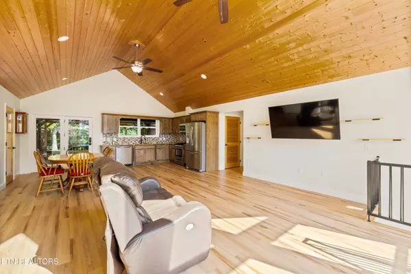 Rocky Top, TN 37769,373 Lindsey Mill CIR