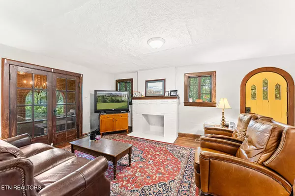 Lenoir City, TN 37772,6304 Highway 11 E