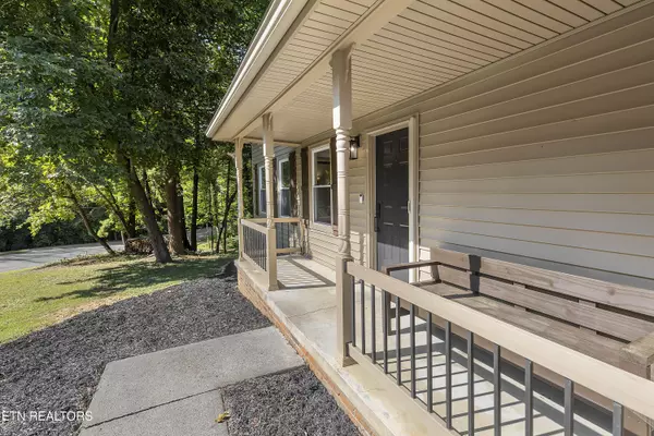 Knoxville, TN 37938,7805 Shadowood DR