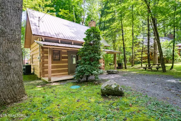 Cosby, TN 37722,105 Mountain Brook WAY