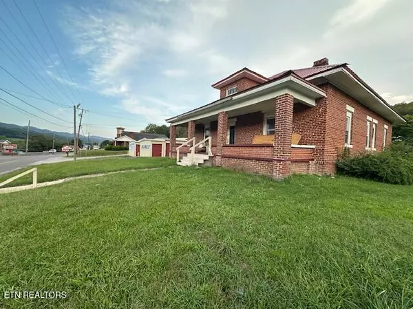 Rose Hill, VA 24281,6148 Dr. Thomas Walker Rd