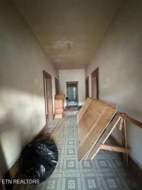 Rose Hill, VA 24281,6148 Dr. Thomas Walker Rd