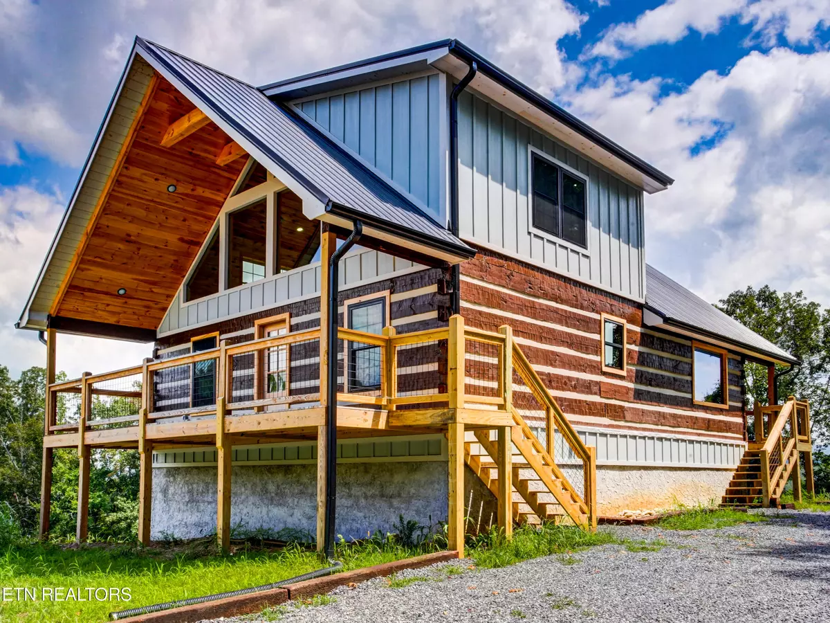 Dandridge, TN 37725,630 Douglas Ridge DR