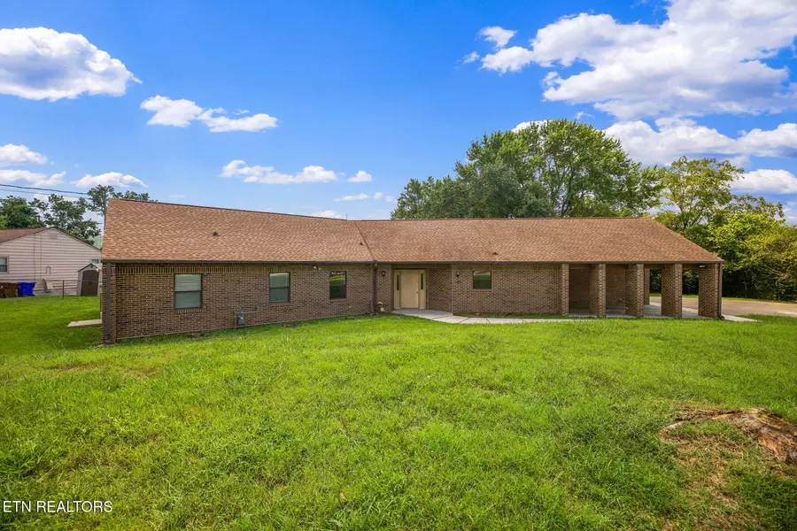 145 Latimer Rd, Oak Ridge, TN 37830