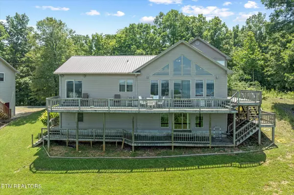 7380 Lillydale Rd, Byrdstown, TN 38549