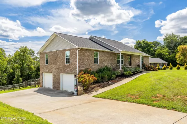 Kodak, TN 37764,810 River Cliff DR