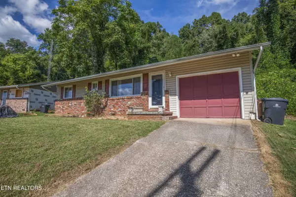 Knoxville, TN 37920,3039 Dow DR