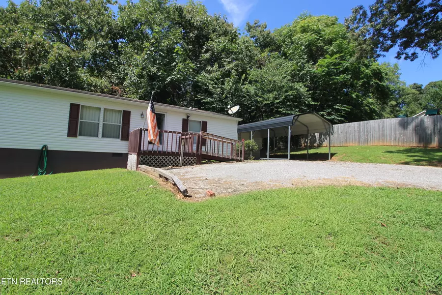 239 Skyline DR, Harriman, TN 37748