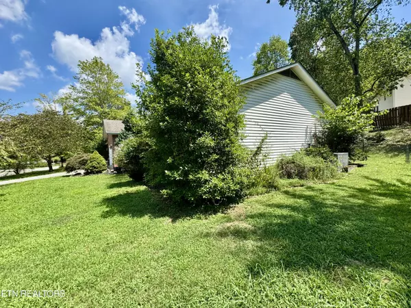 Oak Ridge, TN 37830,123 Heritage DR