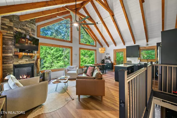 Sevierville, TN 37862,2116 Double Oaks WAY