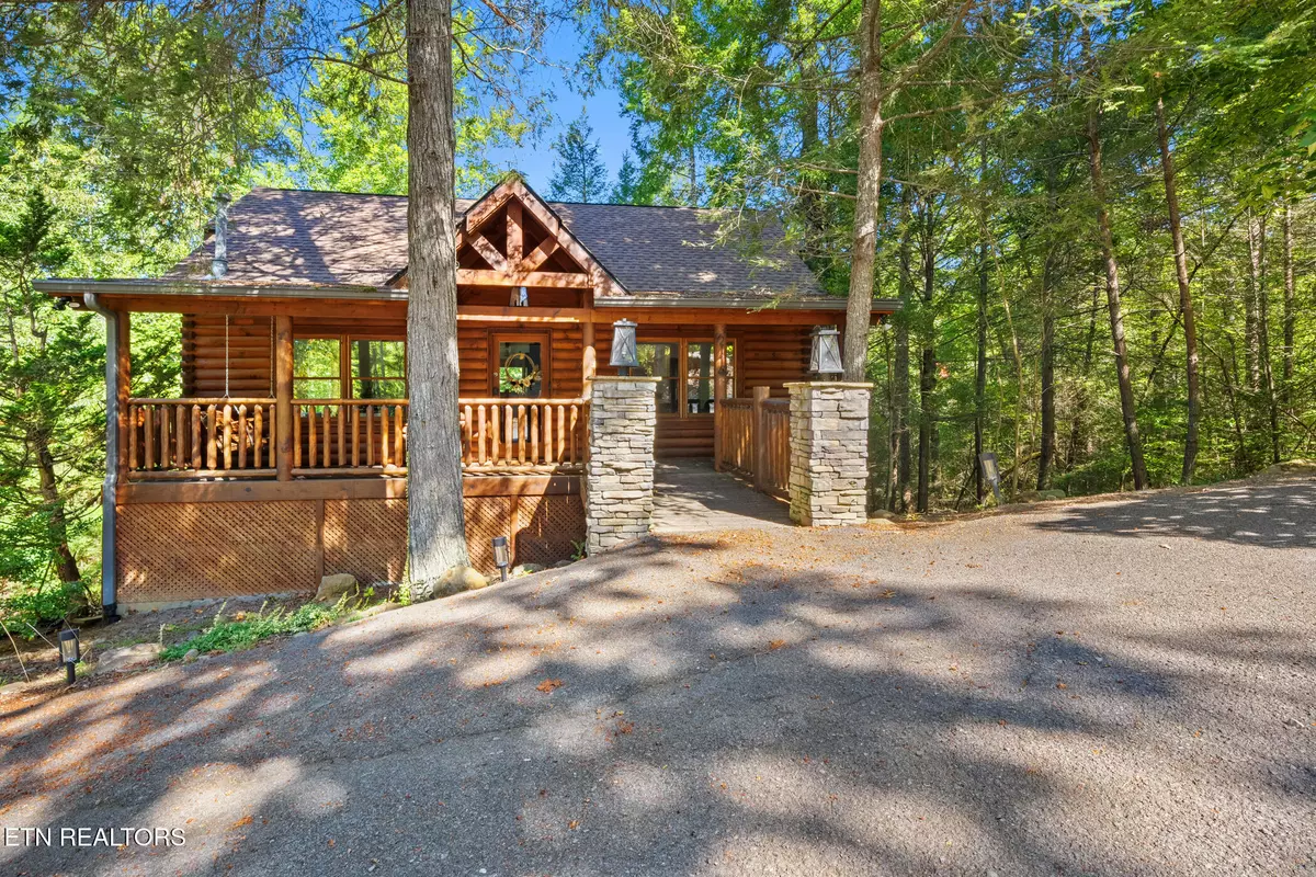 Sevierville, TN 37862,2116 Double Oaks WAY