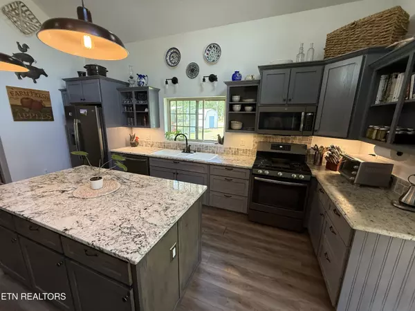 Pikeville, TN 37367,266 Laurel Ridge LN