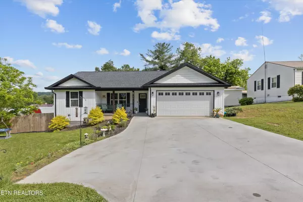 Clinton, TN 37716,723 Ridgeview DR