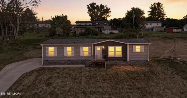 Tazewell, TN 37879,326 WILSON HURST St