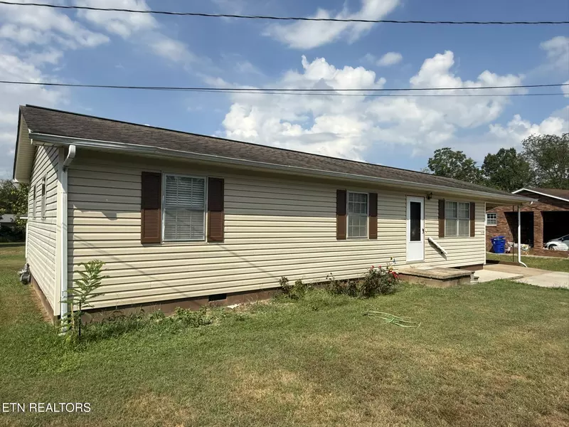 118 Bradley Dr, Madisonville, TN 37354