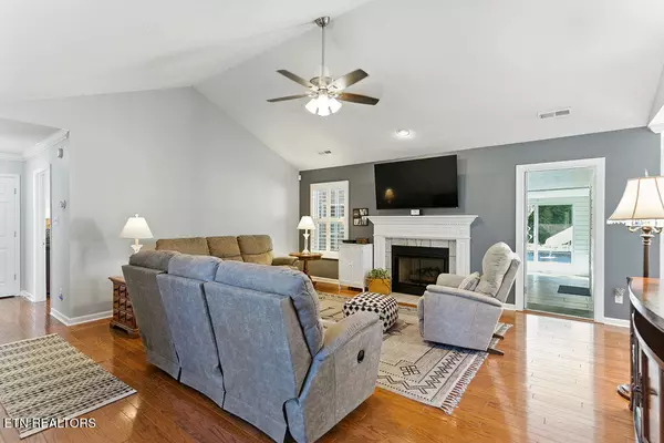 Knoxville, TN 37918,5118 Tropicana DR