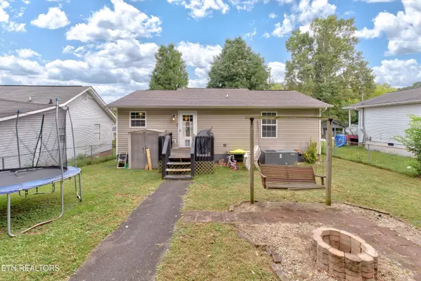 Knoxville, TN 37917,2006 Mccroskey Ave