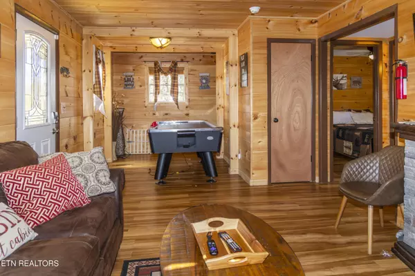 Sevierville, TN 37862,3041 Engle Town Rd