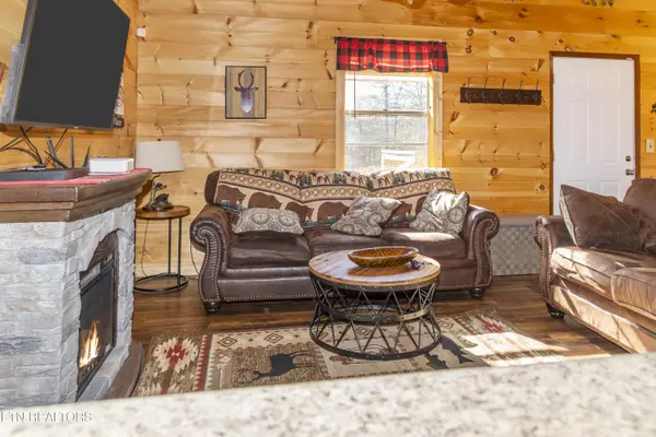 Sevierville, TN 37862,3041 Engle Town Rd