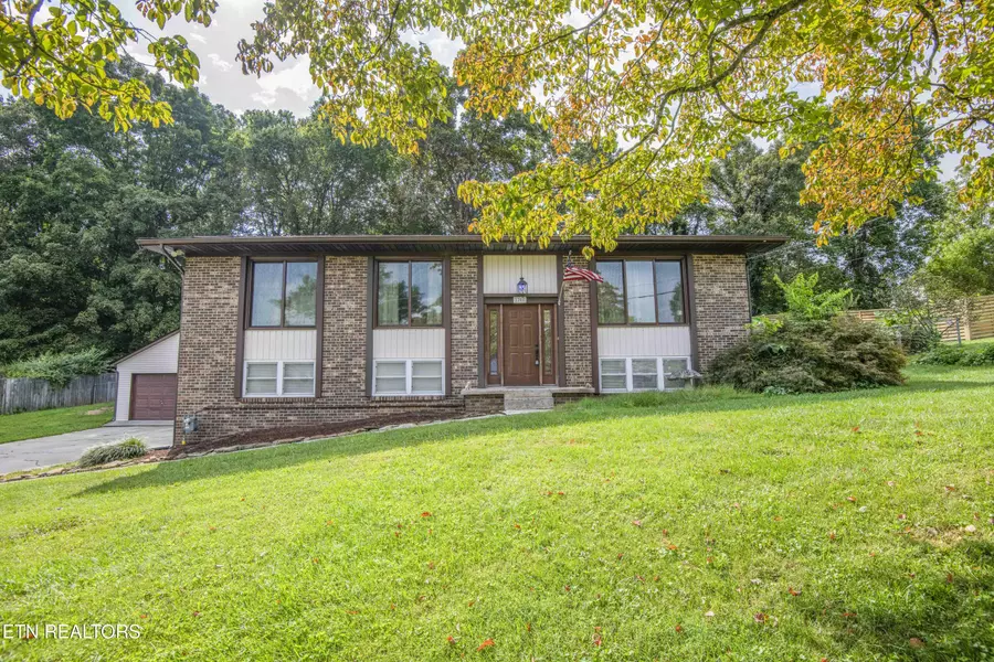 1208 Lula Bell DR, Powell, TN 37849