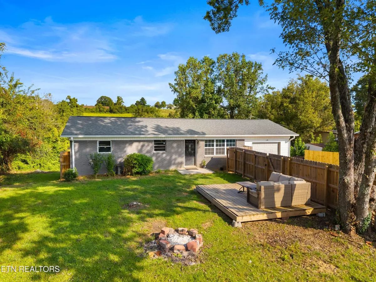 Tazewell, TN 37879,430 McVey Road Rd