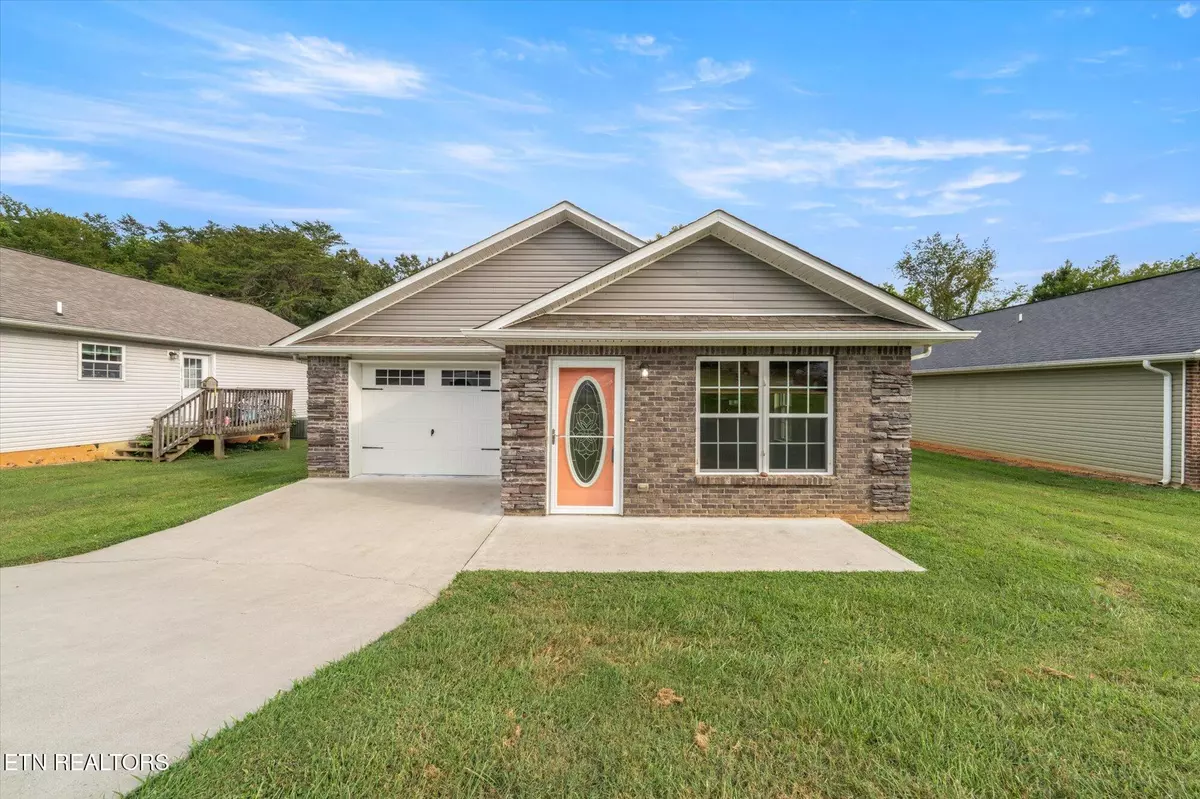 Sevierville, TN 37876,1718 Watauga St