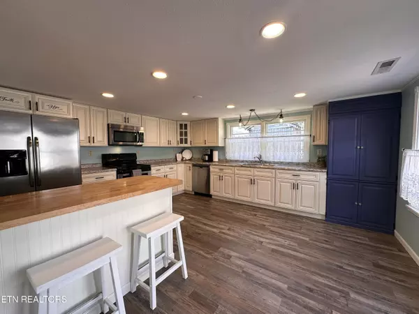 Jamestown, TN 38556,235 Rugby Ave