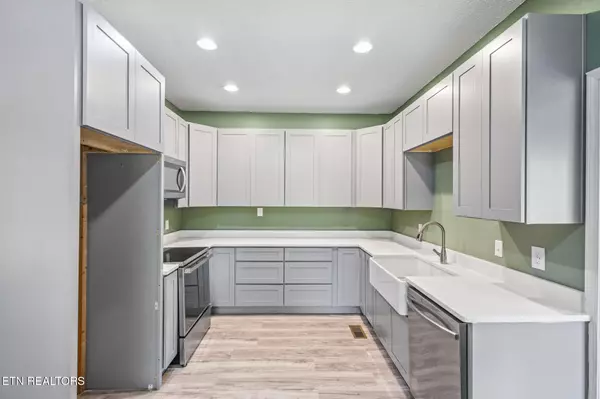 Athens, TN 37303,107 County Road 7001