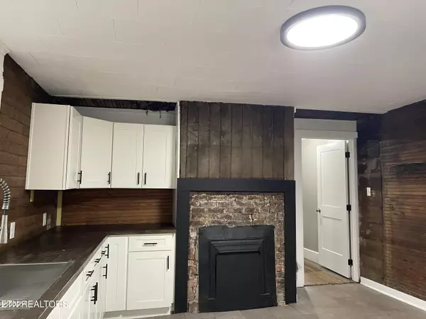 Harrogate, TN 37752,127 Carlyle Ave