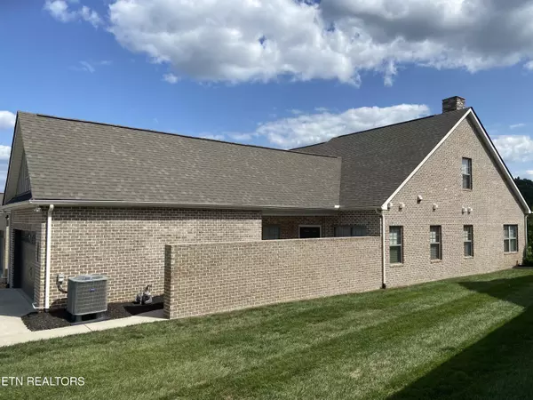 Farragut, TN 37934,12628 Needlepoint DR