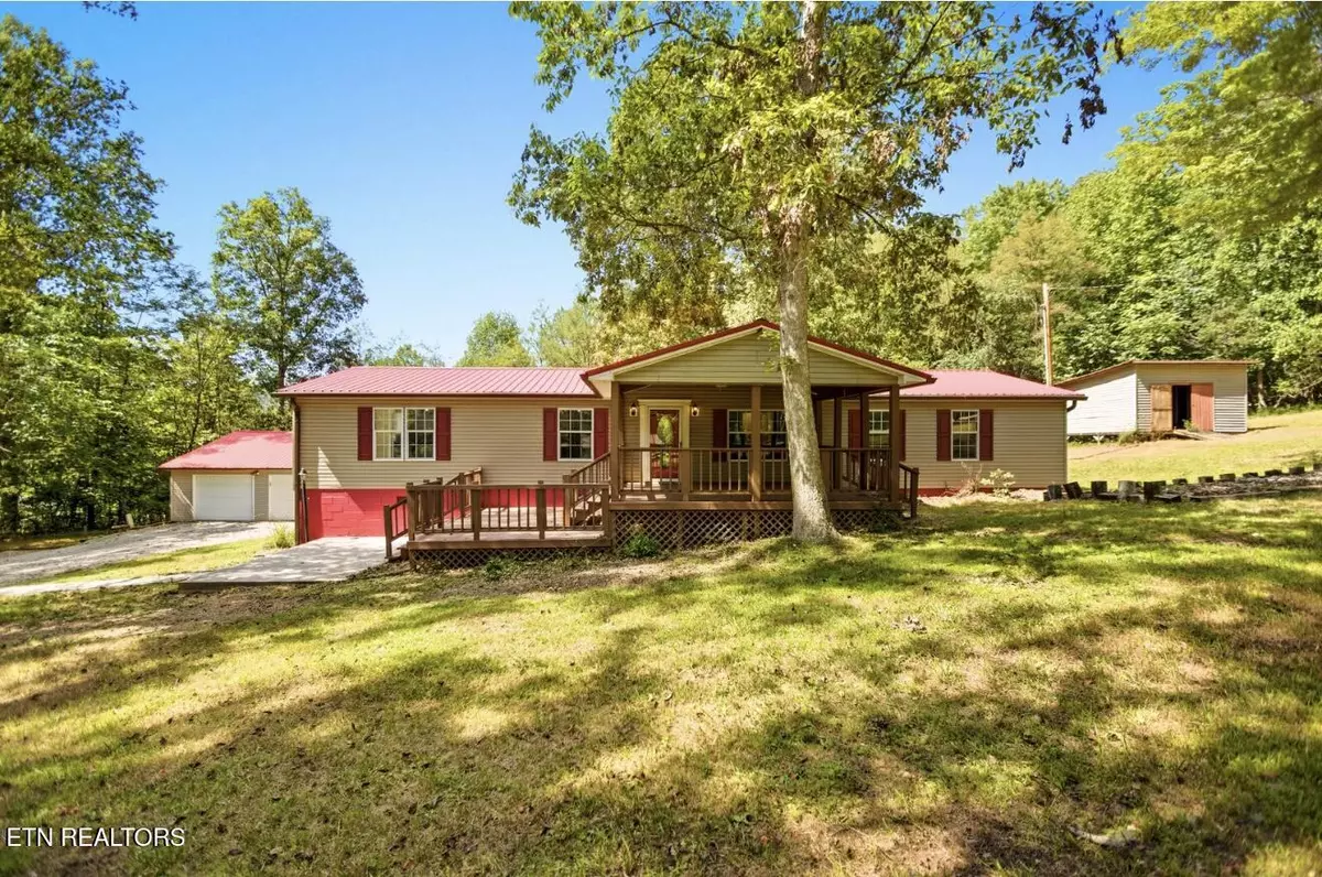 New Tazewell, TN 37825,207 CHESTNUT HILL Rd