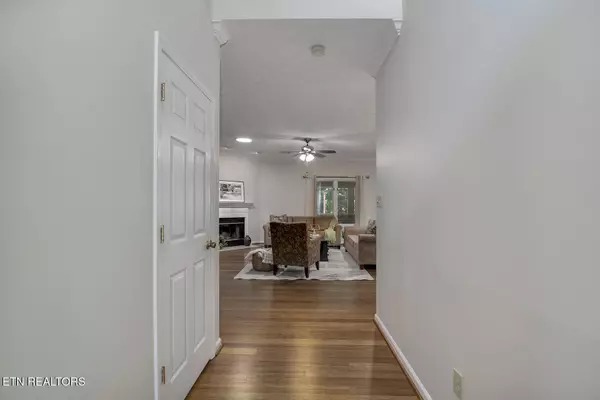Loudon, TN 37774,122 Oohleeno WAY