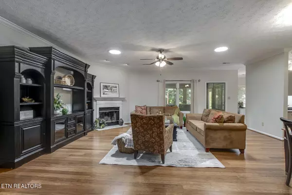 Loudon, TN 37774,122 Oohleeno WAY