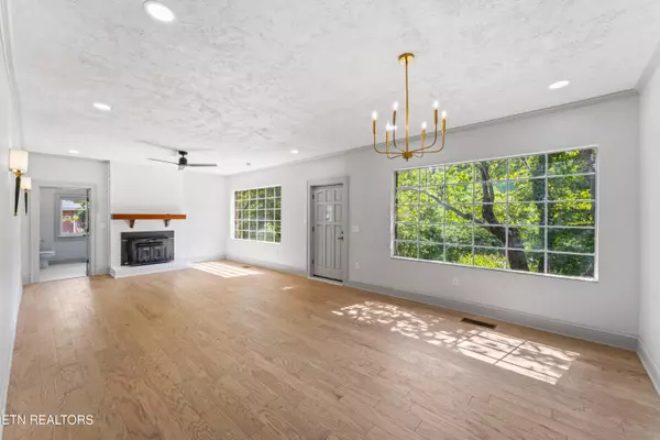 Knoxville, TN 37920,4802 Gwinfield DR