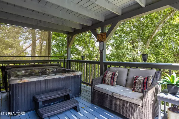 Sevierville, TN 37876,864 Dudley DR