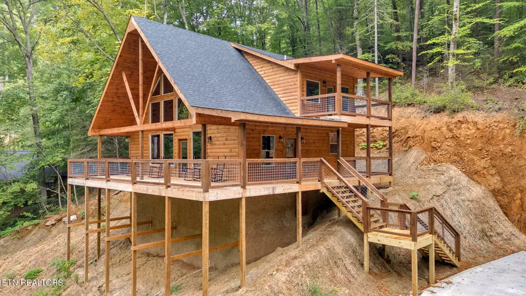 861 Cabin Creek WAY, Sevierville, TN 37862