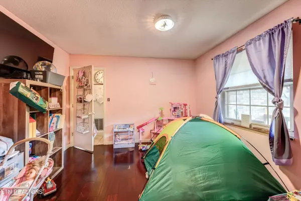 Knoxville, TN 37938,7936 Hill Rd